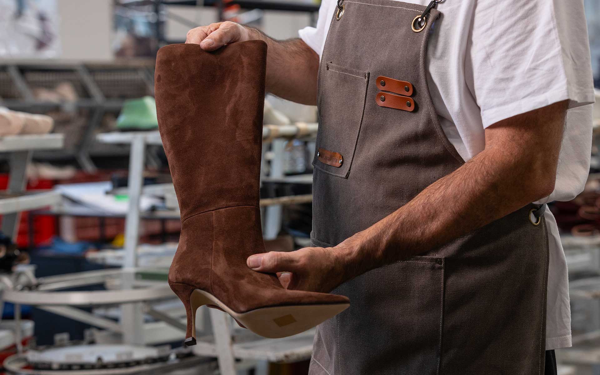 Stivali marroni scamosciati | mod. Kamelie | Cavallini