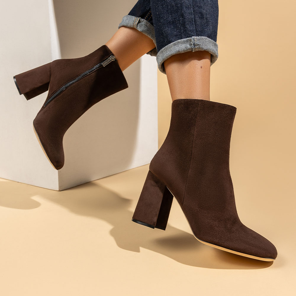 cavallini-ambientata-Hollis